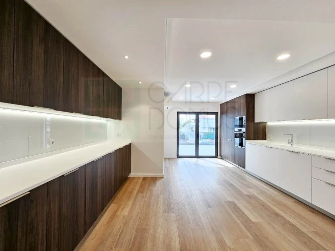 Apartamento T3 para Venda em Alcabideche Foto 6