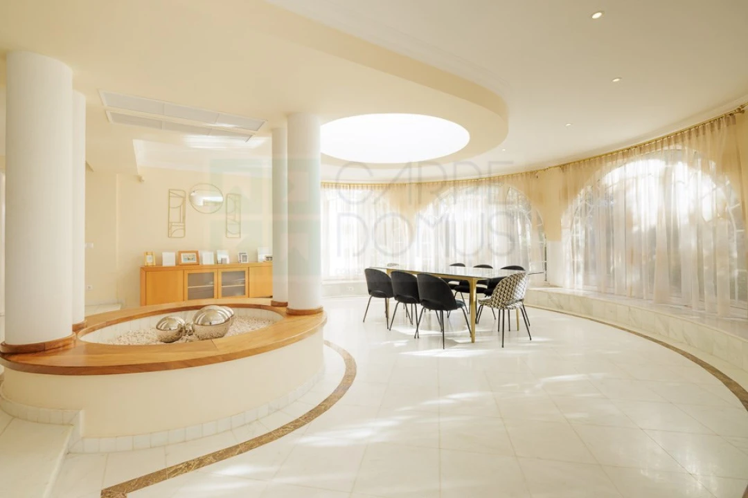 Moradia T4 para Venda em Almancil Foto 5