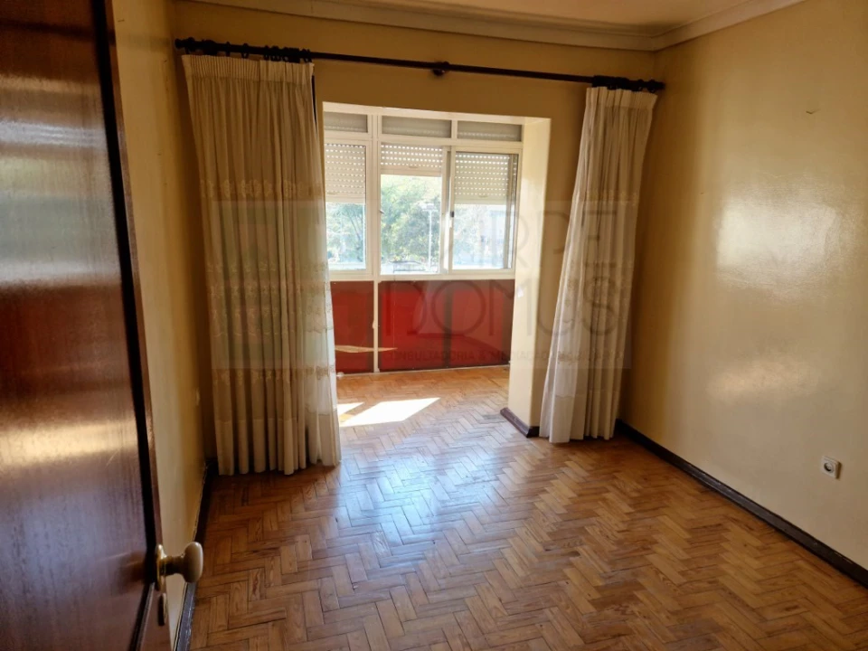 Apartamento T3 para Venda em Pontinha e Famões Foto 1