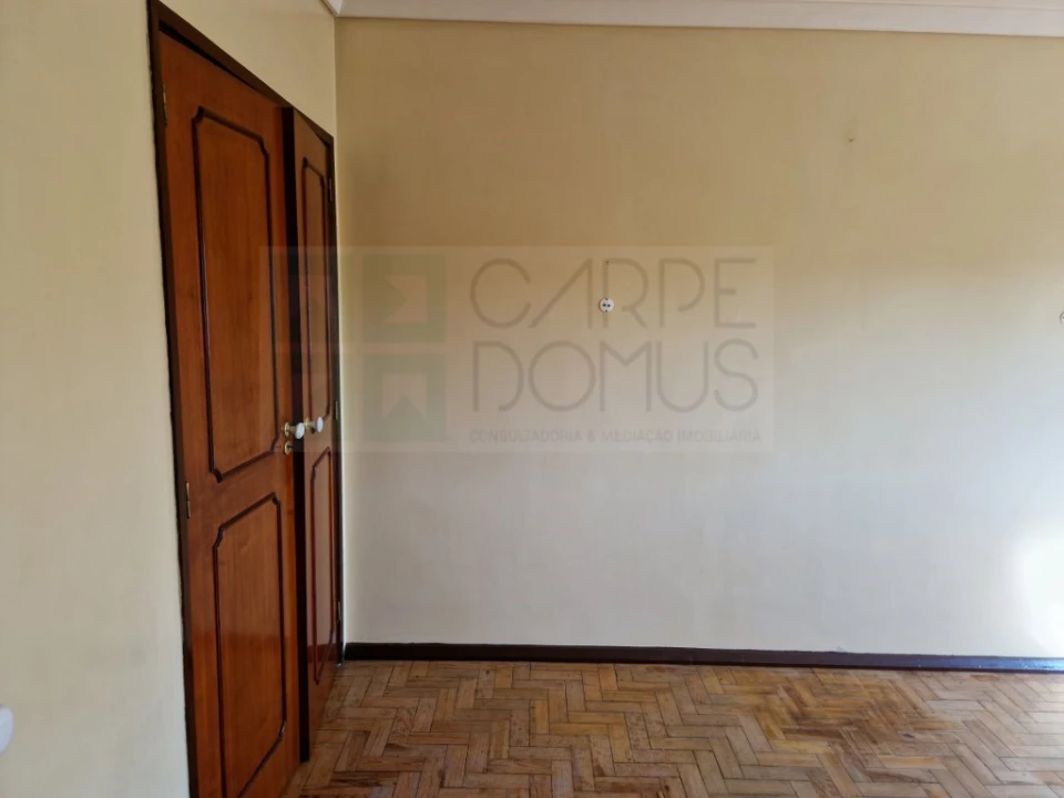 Apartamento T3 para Venda em Pontinha e Famões Foto 10