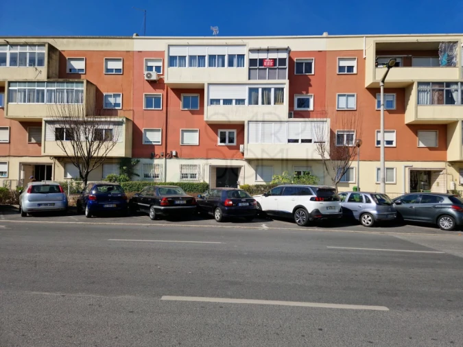 Apartamento T3 para Venda em Pontinha e Famões Foto 36