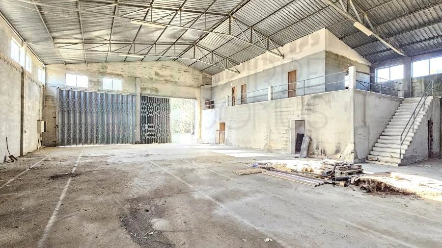 Armazém para Venda em Pelariga