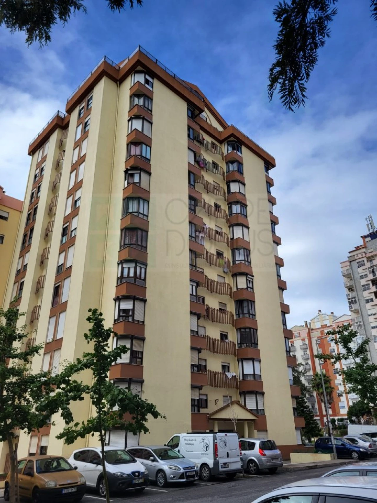 Apartamento T2 para Venda em Algueirão-Mem Martins Foto 2