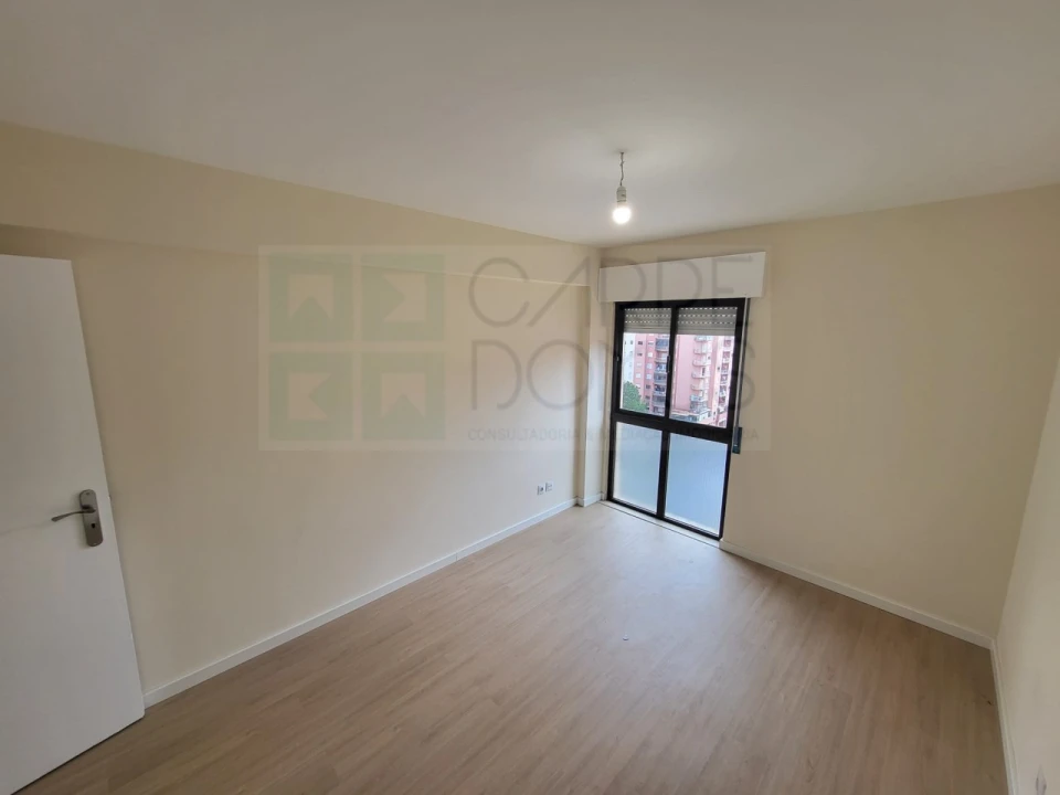 Apartamento T2 para Venda em Algueirão-Mem Martins Foto 25