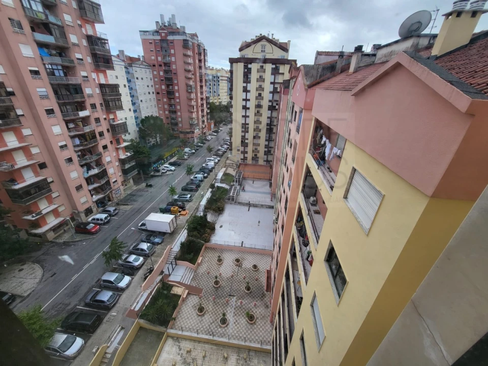 Apartamento T2 para Venda em Algueirão-Mem Martins Foto 29