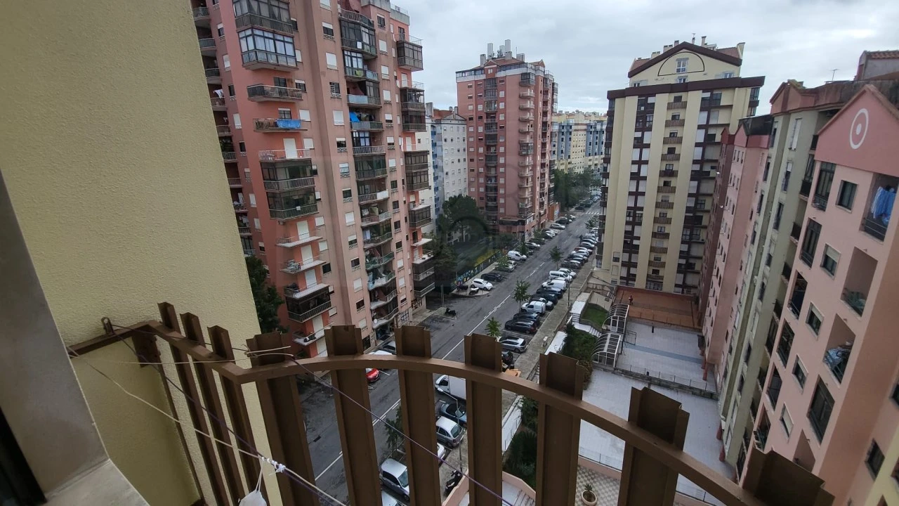 Apartamento T2 para Venda em Algueirão-Mem Martins Foto 30