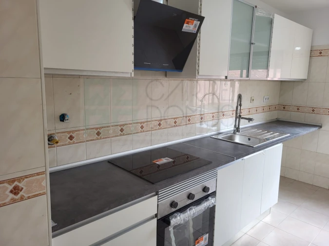 Apartamento T2 para Venda em Algueirão-Mem Martins Foto 4