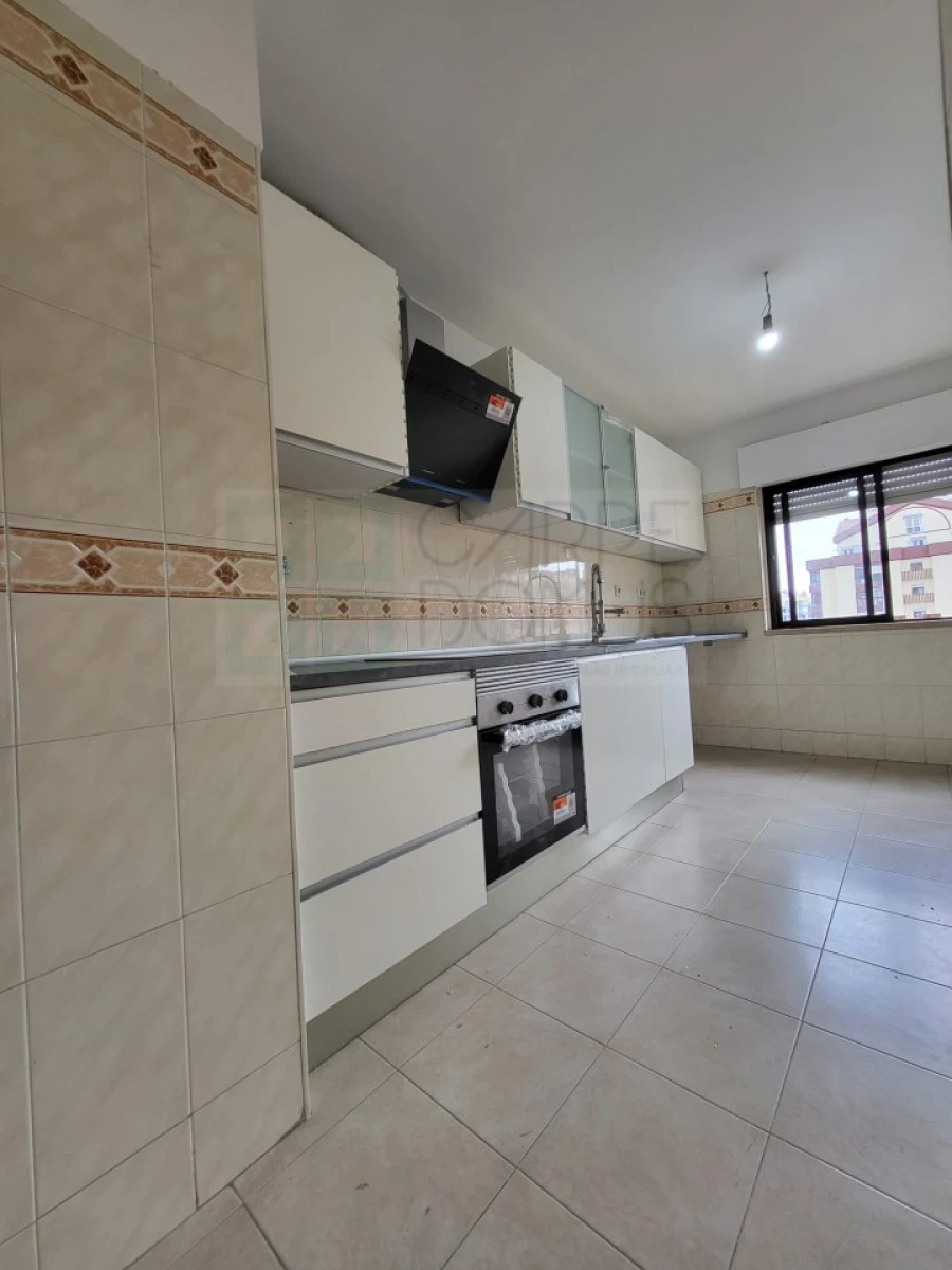 Apartamento T2 para Venda em Algueirão-Mem Martins Foto 15