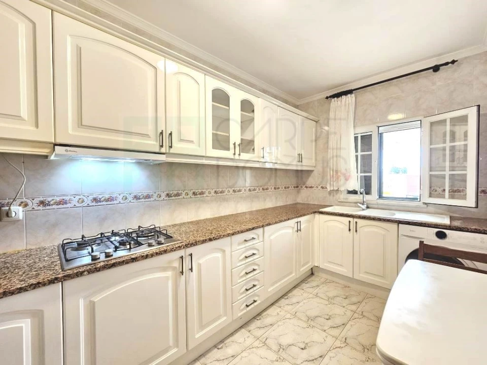 Moradia T4 para Venda em Vila Nova de Cacela Foto 9