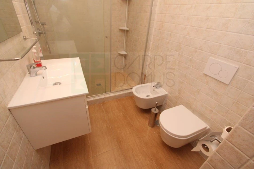 Moradia T4 para Venda em Quelfes Foto 30