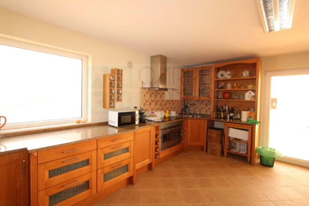 Moradia T4 para Venda em Quelfes Foto 53