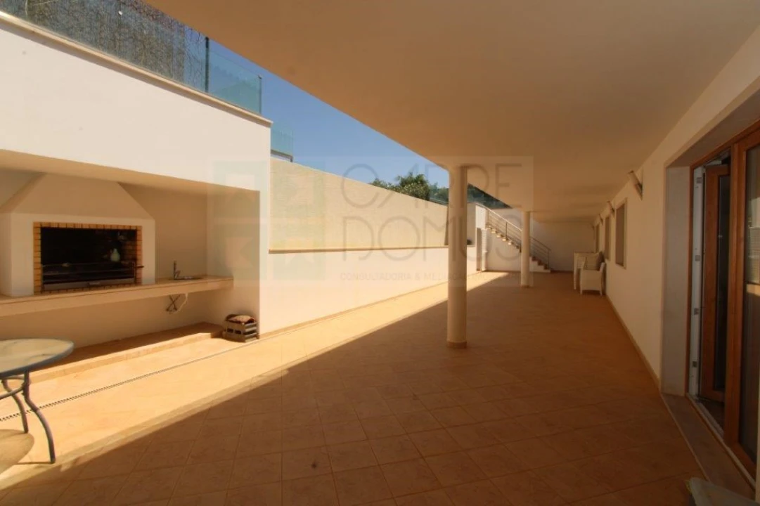 Moradia T4 para Venda em Quelfes Foto 48