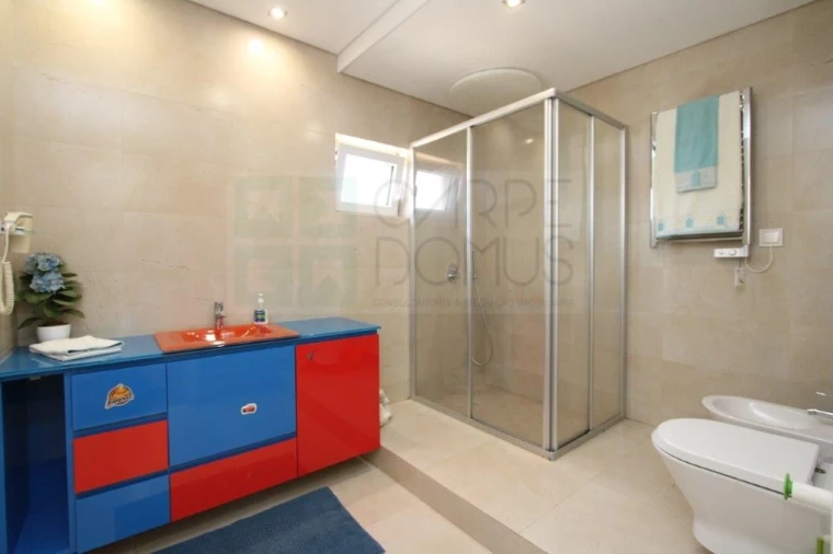 Moradia T4 para Venda em Quelfes Foto 27