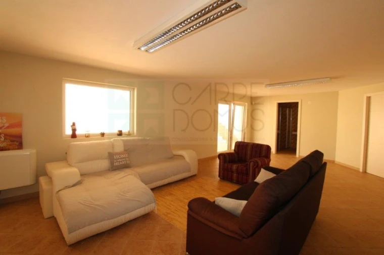 Moradia T4 para Venda em Quelfes Foto 15