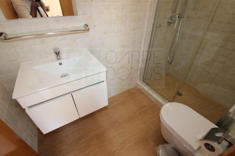 Moradia T4 para Venda em Quelfes Foto 41