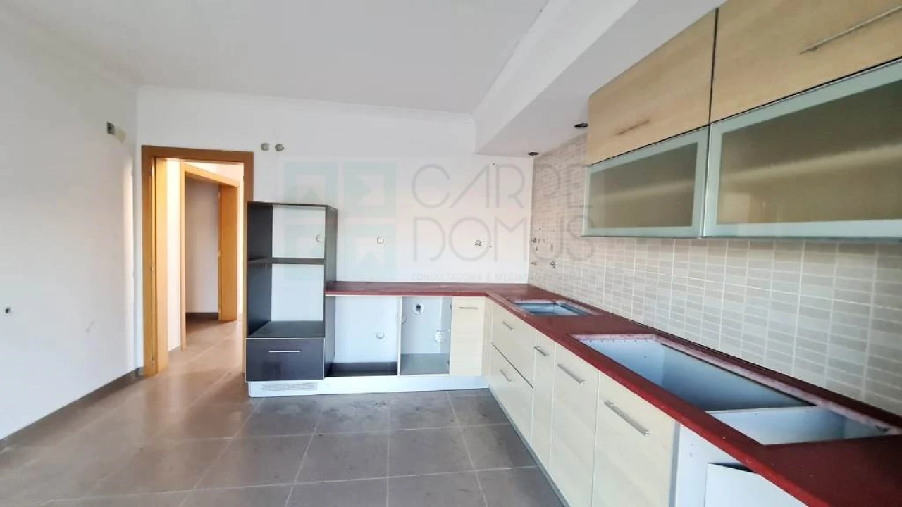 Moradia T4 para Venda em Valado dos Frades Foto 14