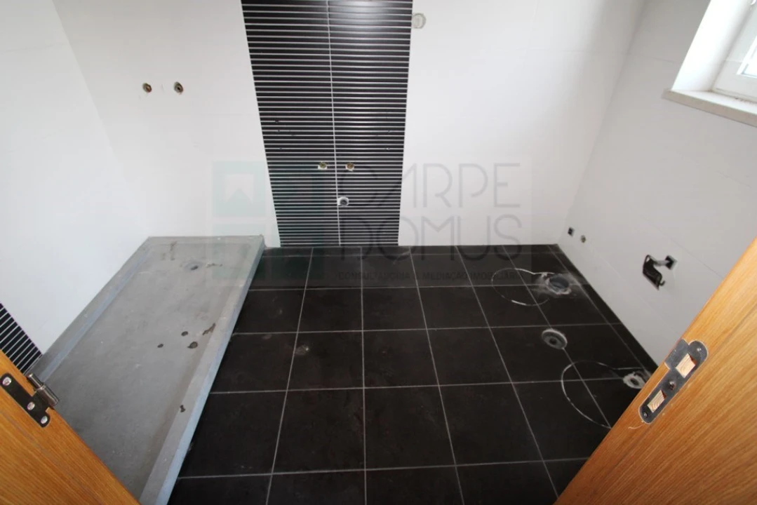 Moradia T4 para Venda em Valado dos Frades Foto 30