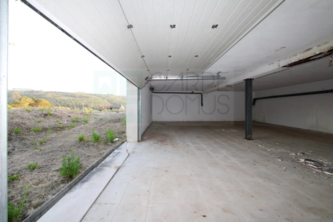 Moradia T4 para Venda em Valado dos Frades Foto 41