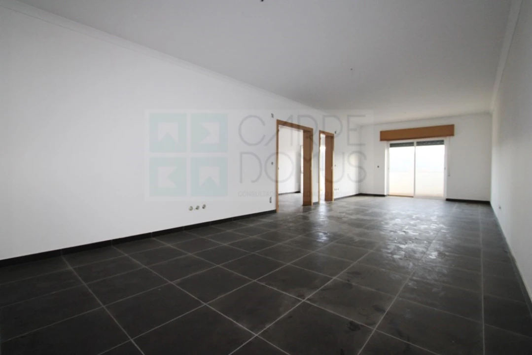 Moradia T4 para Venda em Valado dos Frades Foto 9