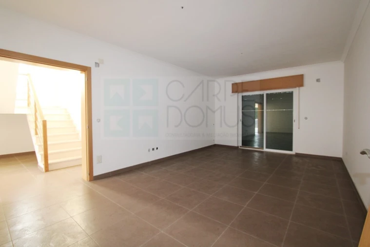 Moradia T4 para Venda em Valado dos Frades Foto 12