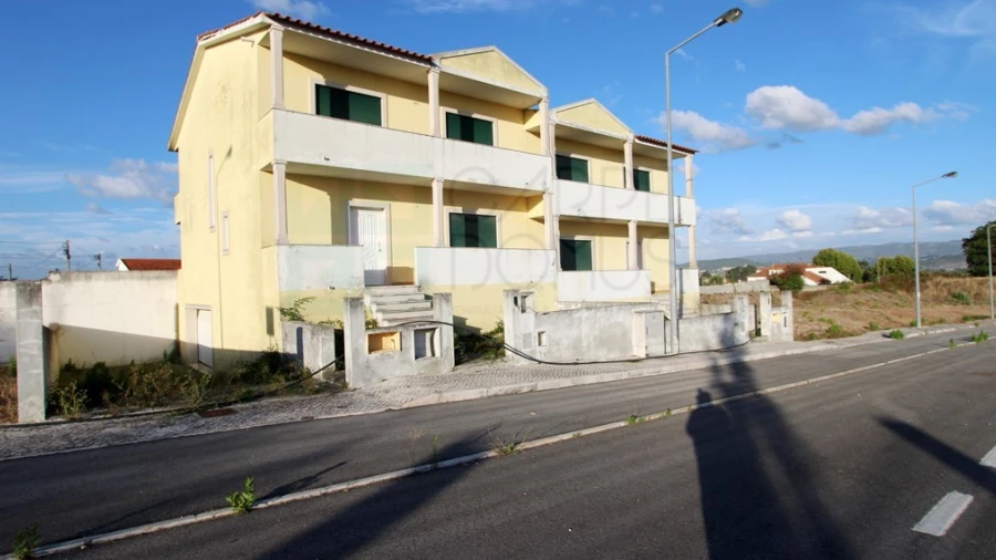 Moradia T4 para Venda em Valado dos Frades