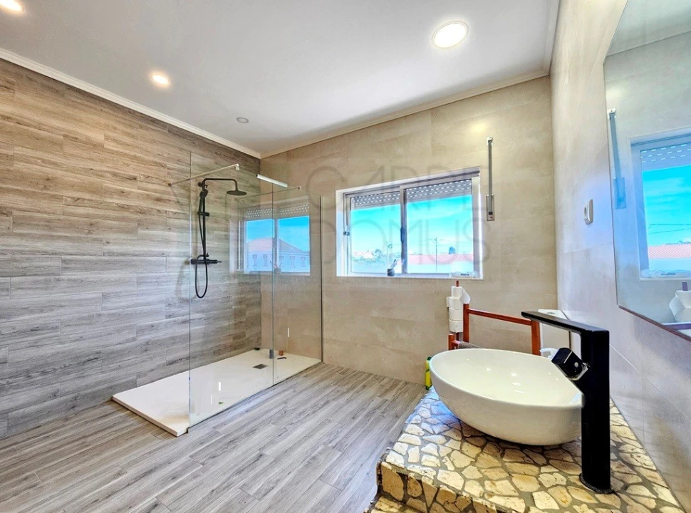 Moradia T4 para Venda em Lavos Foto 17