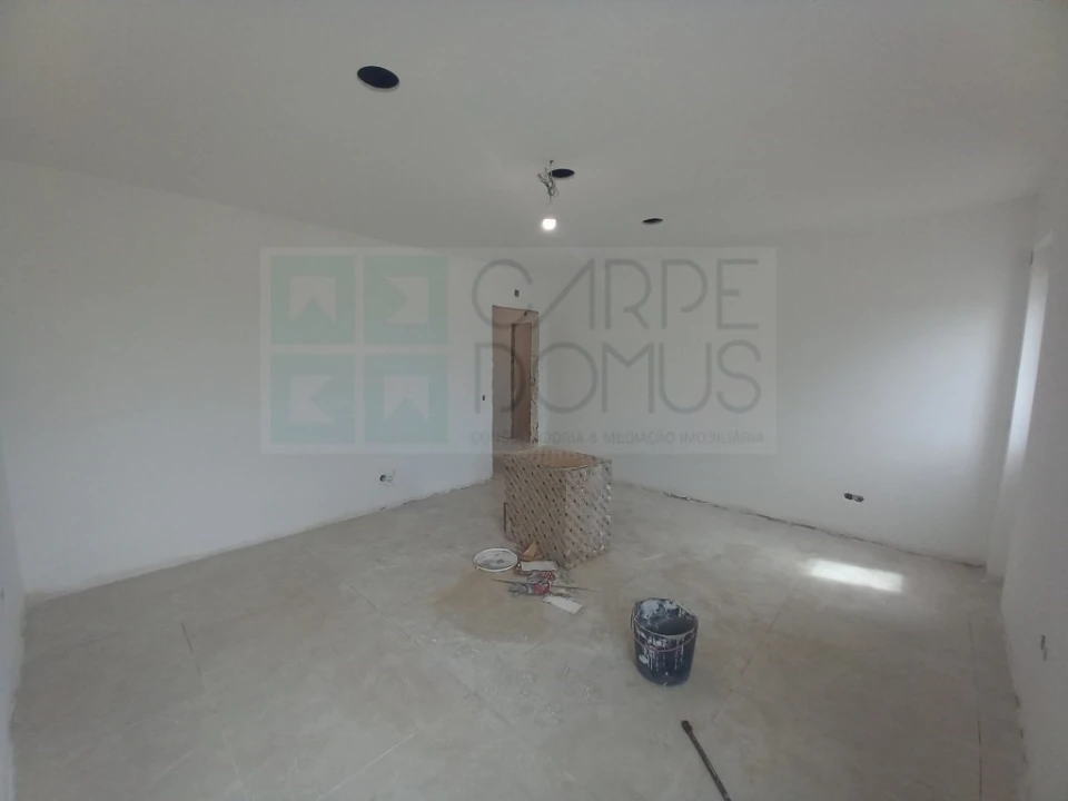 Apartamento T2 para Venda em Carregado e Cadafais Foto 9