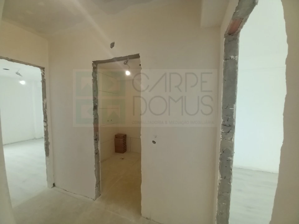 Apartamento T2 para Venda em Carregado e Cadafais Foto 11