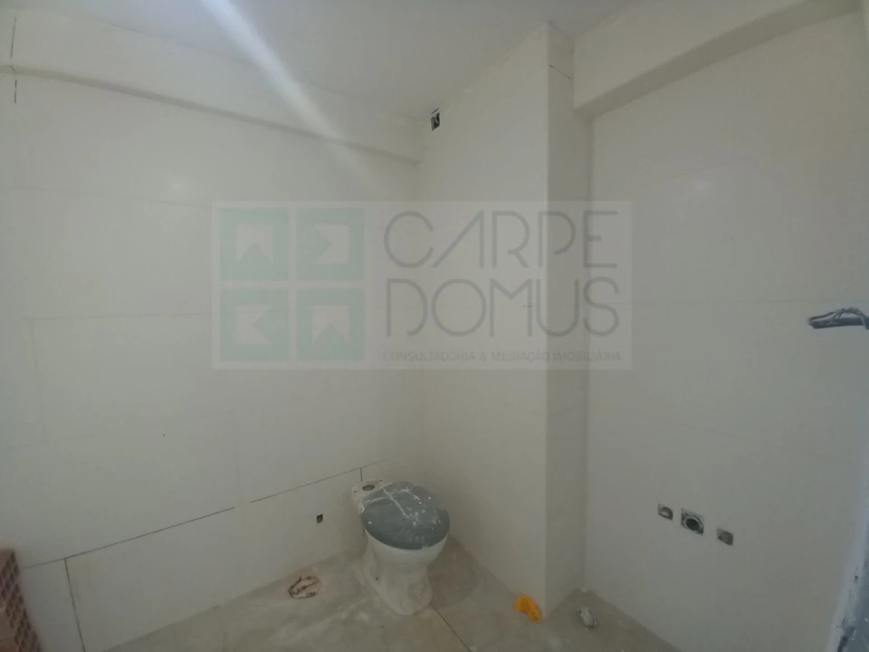 Apartamento T2 para Venda em Carregado e Cadafais Foto 16