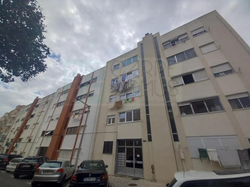 Apartamento T2 para Venda em Carregado e Cadafais Foto 25