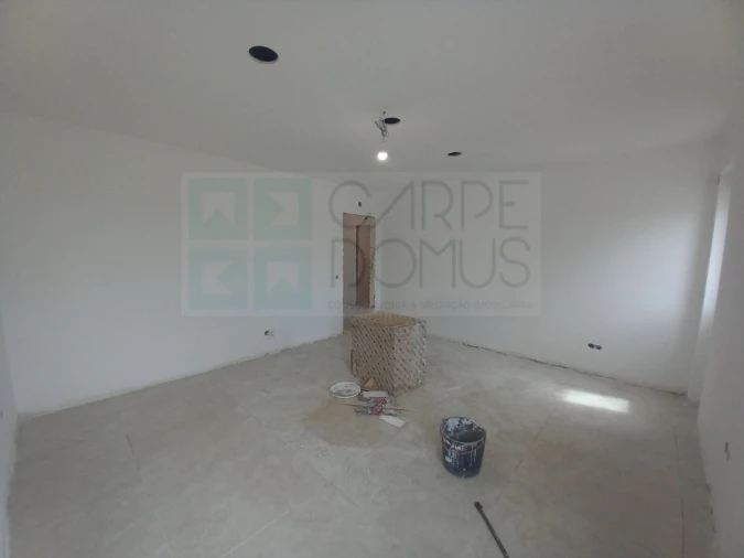 Apartamento T2 para Venda em Carregado e Cadafais Foto 9