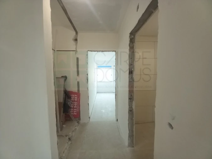 Apartamento T2 para Venda em Carregado e Cadafais Foto 15