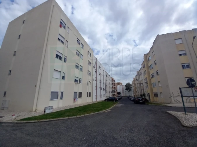 Apartamento T2 para Venda em Carregado e Cadafais Foto 26
