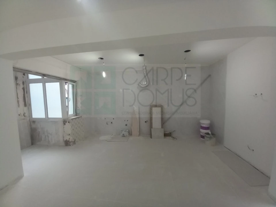 Apartamento T2 para Venda em Laranjeiro e Feijó Foto 15