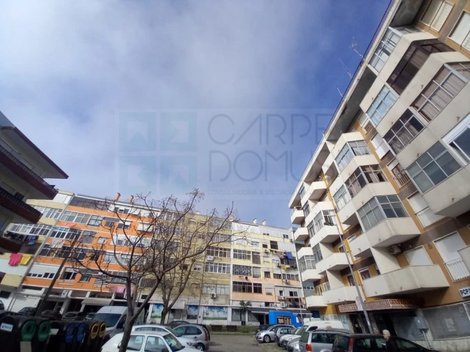 Apartamento T2 para Venda em Laranjeiro e Feijó Foto 25