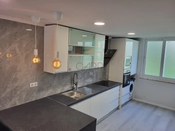Apartamento T2 para Venda em Benfica