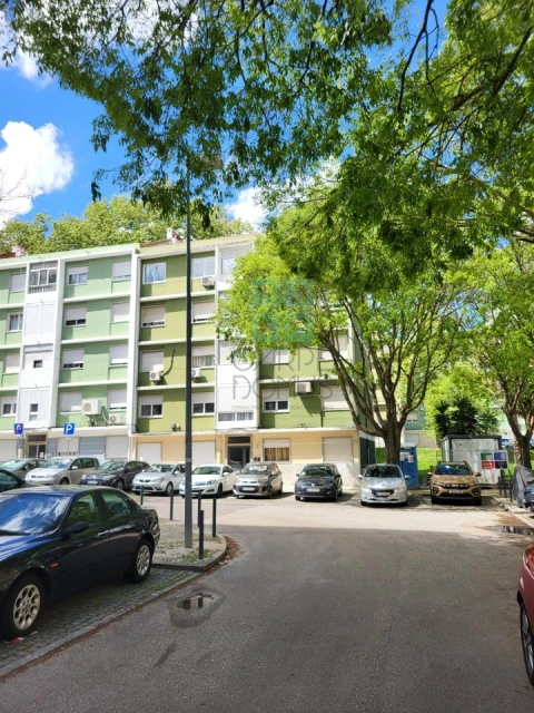 Apartamento T2 para Venda em Benfica