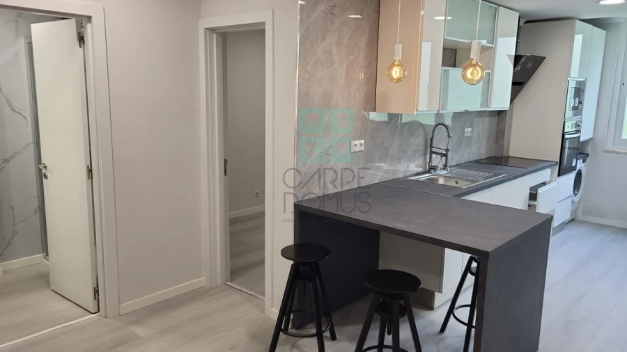 Apartamento T2 para Venda em Benfica Foto 4