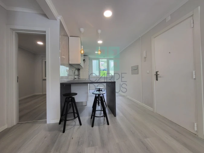 Apartamento T2 para Venda em Benfica Foto 13