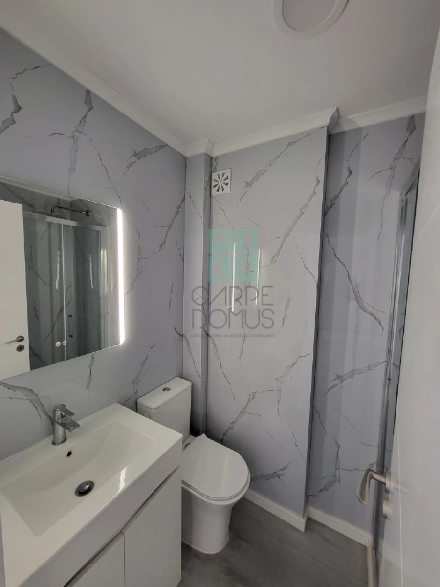 Apartamento T2 para Venda em Benfica Foto 29