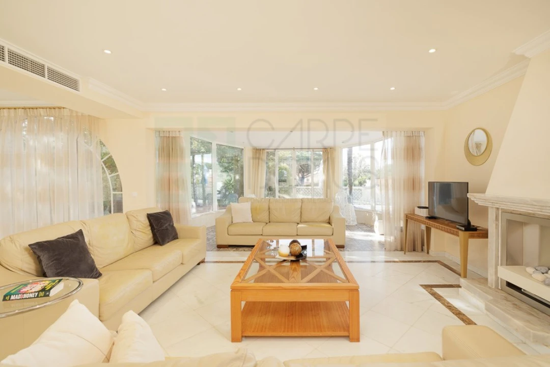 Moradia T4 para Venda em Almancil Foto 6