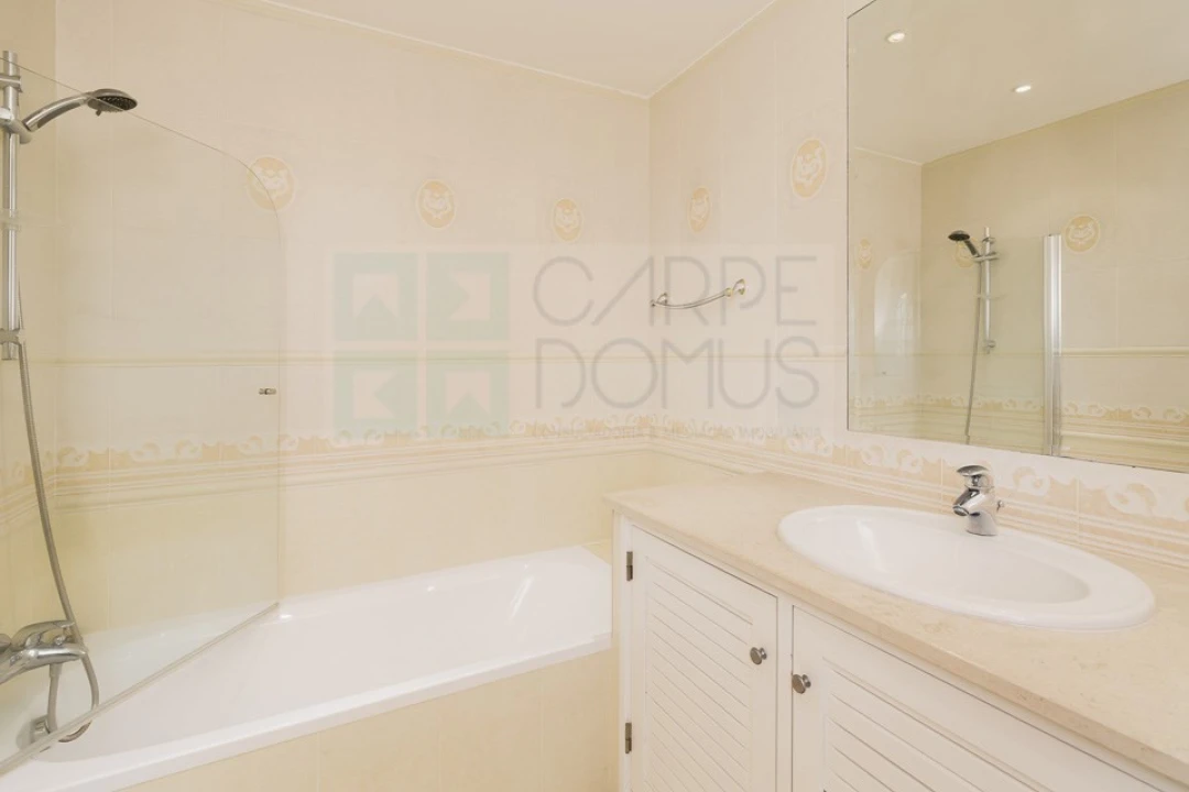 Moradia T4 para Venda em Almancil Foto 44