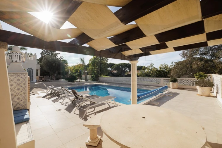 Moradia T4 para Venda em Almancil Foto 15