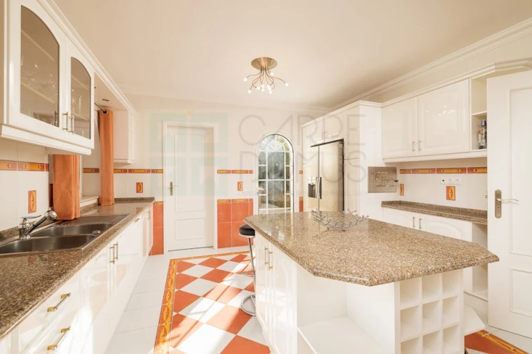 Moradia T4 para Venda em Almancil Foto 35