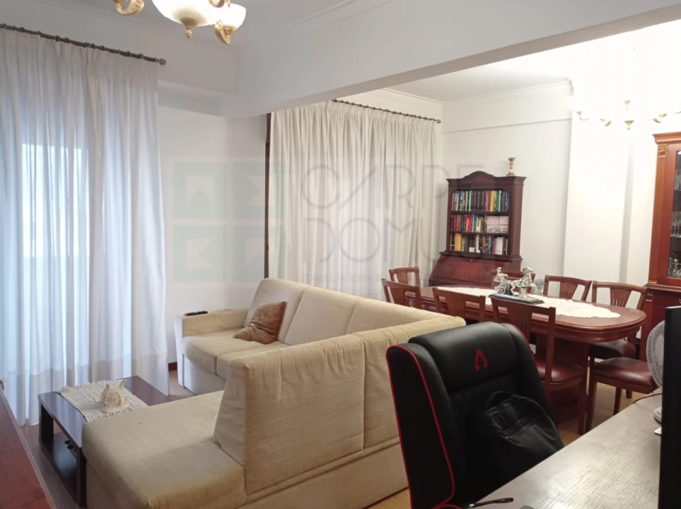 Apartamento T4 para Venda em Alvalade Foto 26