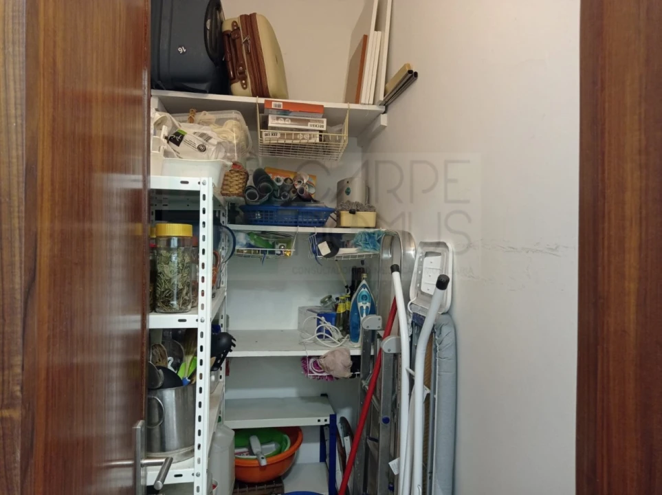Apartamento T4 para Venda em Alvalade Foto 8