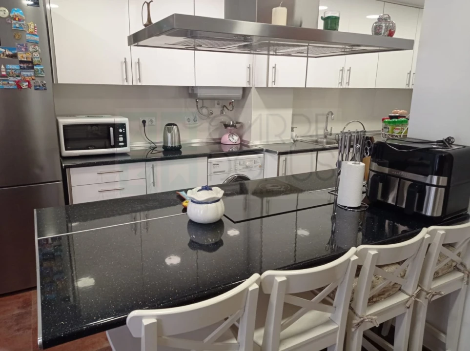 Apartamento T4 para Venda em Alvalade Foto 5