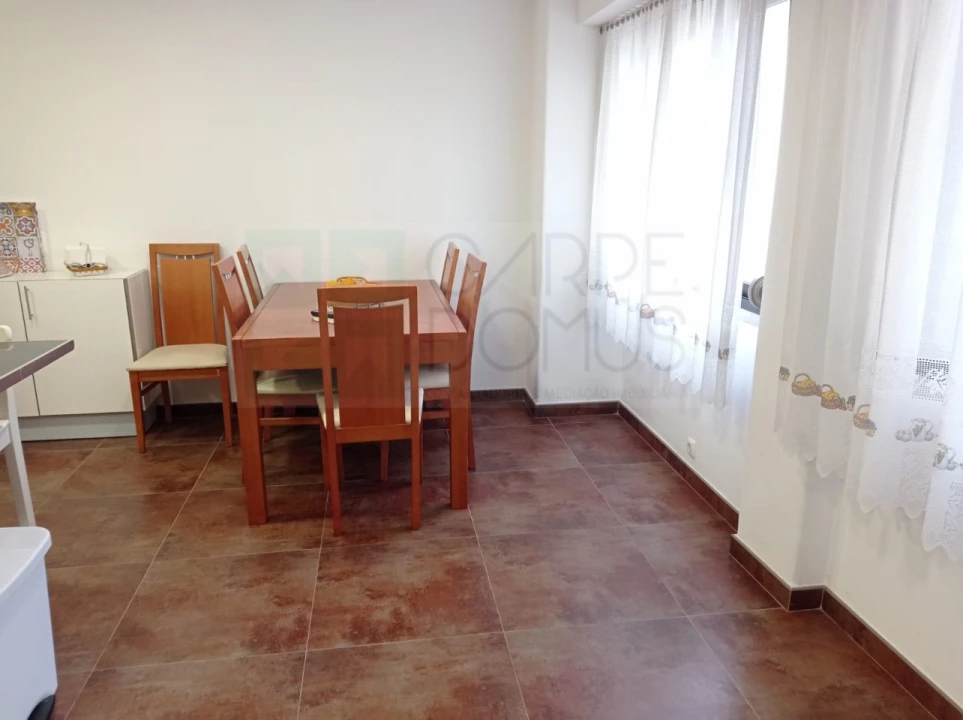 Apartamento T4 para Venda em Alvalade Foto 3