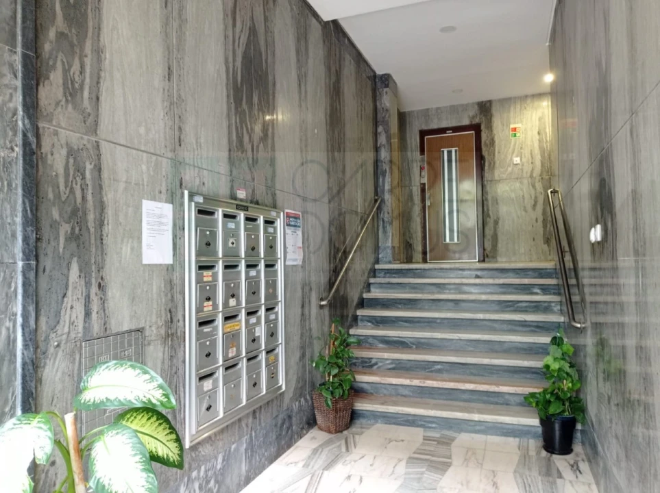 Apartamento T4 para Venda em Alvalade Foto 32