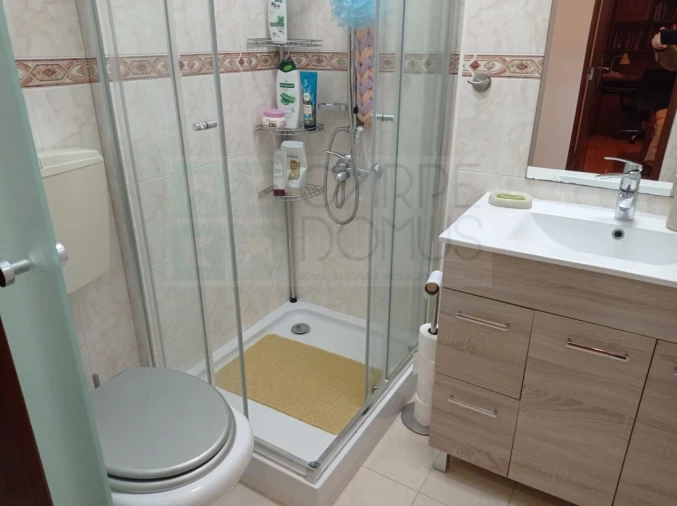 Apartamento T4 para Venda em Alvalade Foto 15